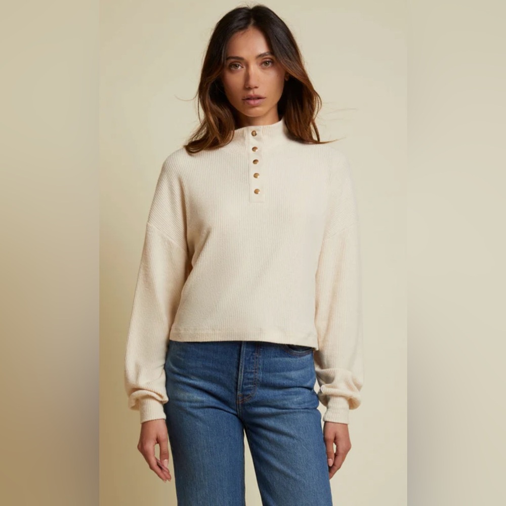 Nation LTD - Evan Cropped Turtleneck in White Chocolate (flaw)
